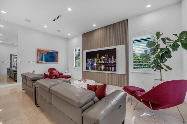 331 SW 124th Avenue, Miami, FL 33184