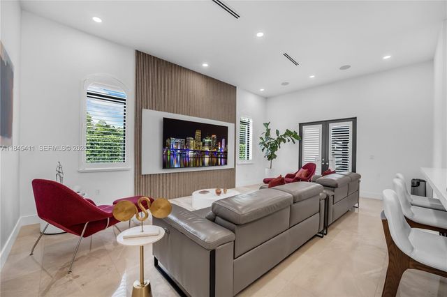 331 SW 124th Avenue, Miami, FL 33184