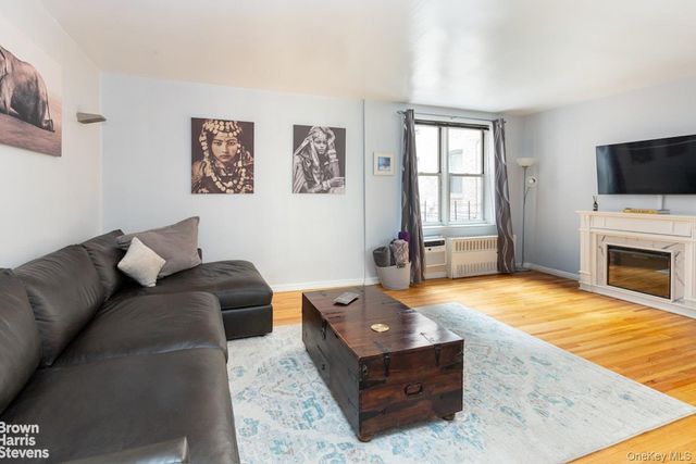 91 Van Cortlandt Avenue W 3F, Bronx, NY 10463