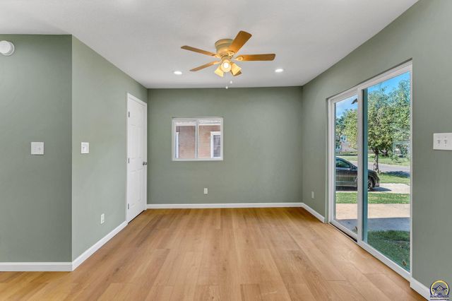1609 SW Wayne AVE, Topeka, KS 66604