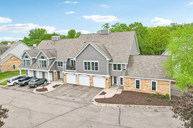 6030 Chasewood Parkway 201, Minnetonka, MN 55343