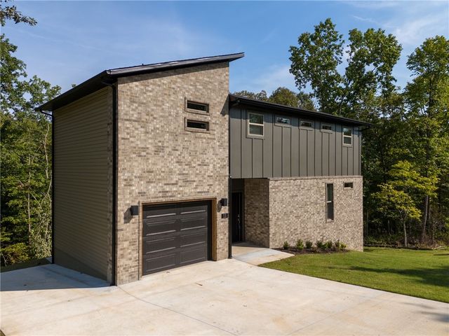 13 Carrick Drive, Bella Vista, AR 72715