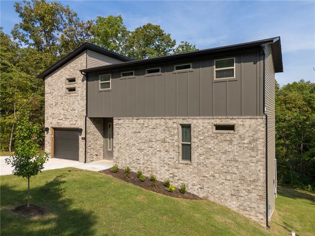 13 Carrick Drive, Bella Vista, AR 72715
