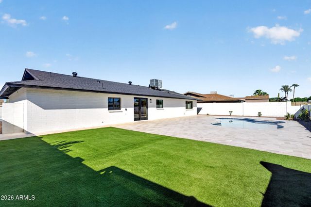 1127 E WATSON Drive, Tempe, AZ 85283