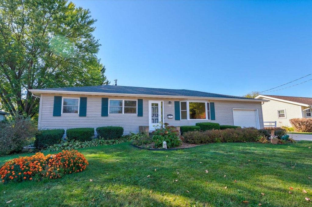 3020 Thinnes Street, Cross Plains, WI 53528