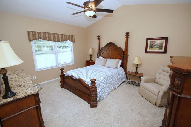 5260 FRIENDSHIP Drive 5260, Davenport, IA 52804