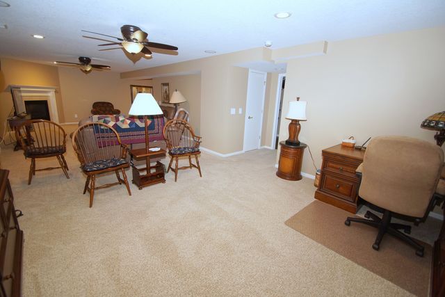 5260 FRIENDSHIP Drive 5260, Davenport, IA 52804