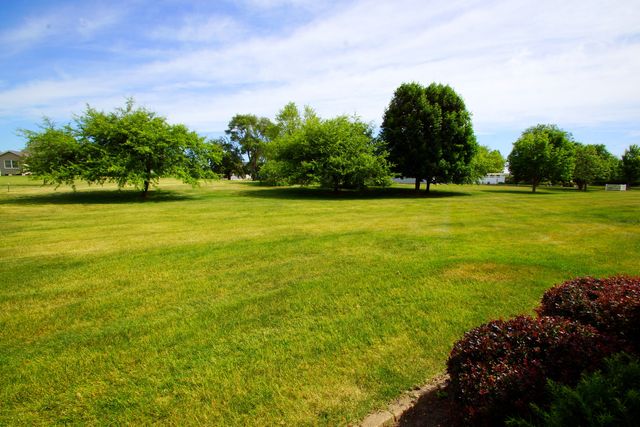 5260 FRIENDSHIP Drive 5260, Davenport, IA 52804