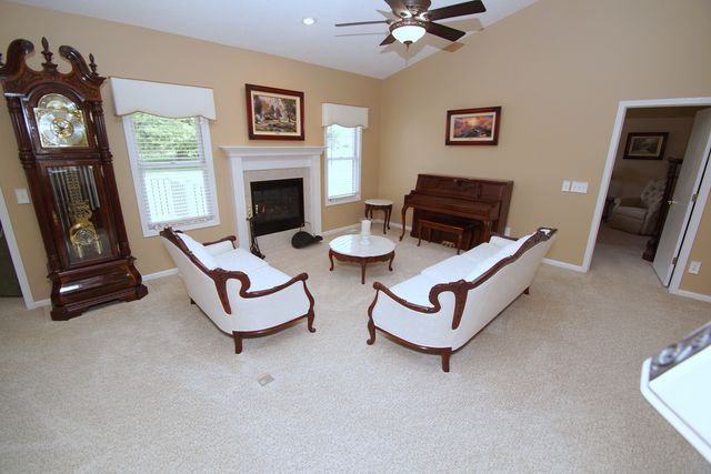 5260 FRIENDSHIP Drive 5260, Davenport, IA 52804