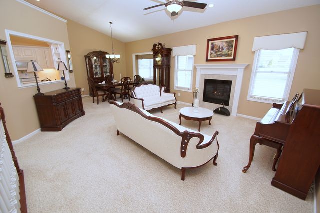 5260 FRIENDSHIP Drive 5260, Davenport, IA 52804