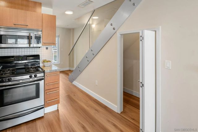 825 W Beech Street 403, San Diego, CA 92101