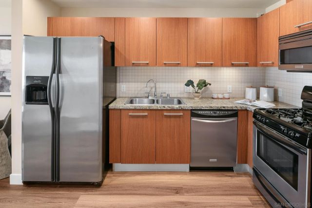 825 W Beech Street 403, San Diego, CA 92101
