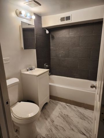 6315 S Eberhart Avenue 1, Chicago, IL 60637