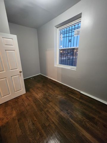 6315 S Eberhart Avenue 1, Chicago, IL 60637