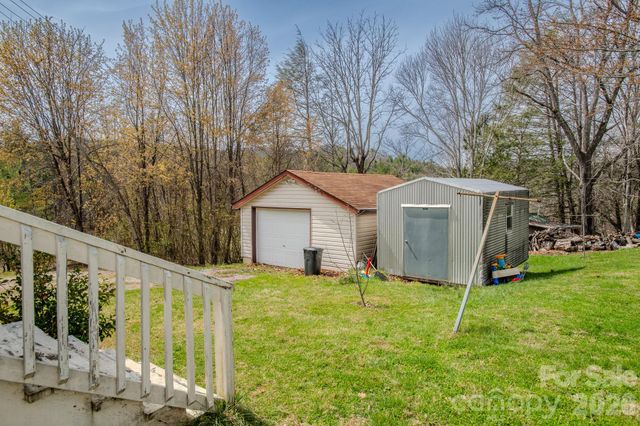 400 Summit Avenue, Spruce Pine, NC 28777