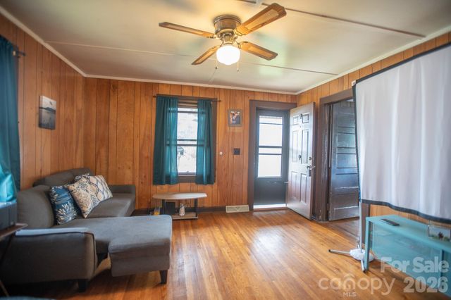 400 Summit Avenue, Spruce Pine, NC 28777