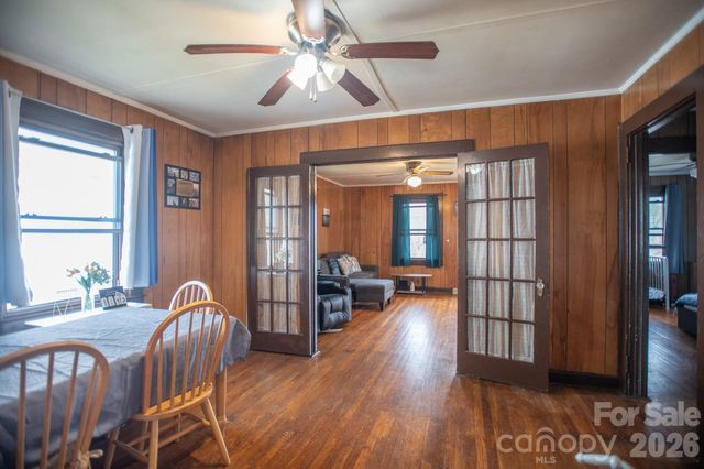 400 Summit Avenue, Spruce Pine, NC 28777