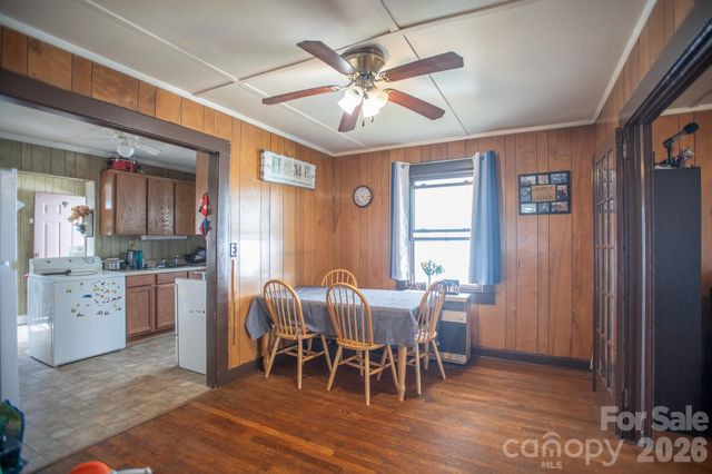 400 Summit Avenue, Spruce Pine, NC 28777