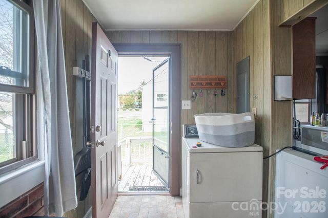 400 Summit Avenue, Spruce Pine, NC 28777