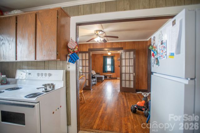 400 Summit Avenue, Spruce Pine, NC 28777