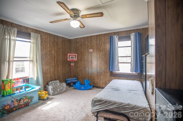 400 Summit Avenue, Spruce Pine, NC 28777