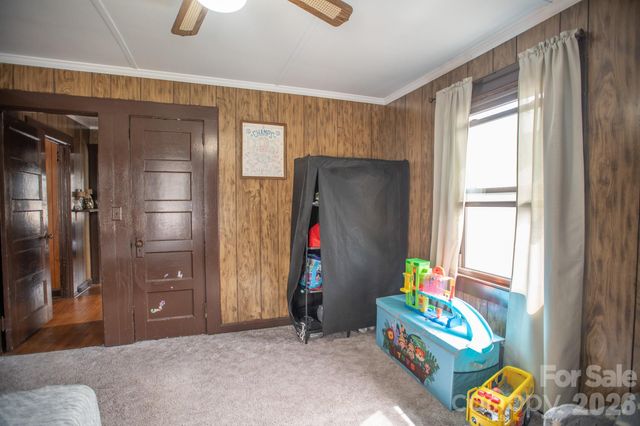 400 Summit Avenue, Spruce Pine, NC 28777