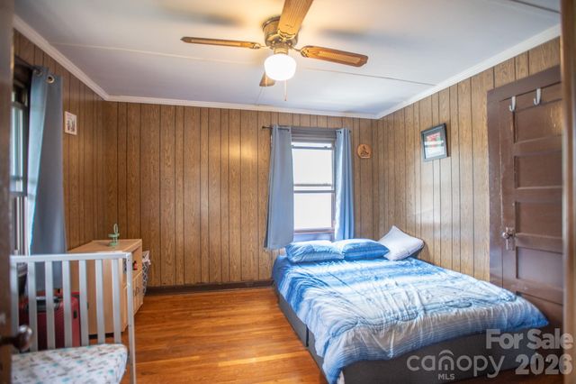 400 Summit Avenue, Spruce Pine, NC 28777