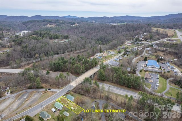 400 Summit Avenue, Spruce Pine, NC 28777