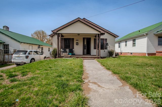 400 Summit Avenue, Spruce Pine, NC 28777