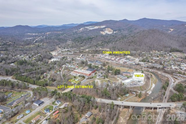 400 Summit Avenue, Spruce Pine, NC 28777