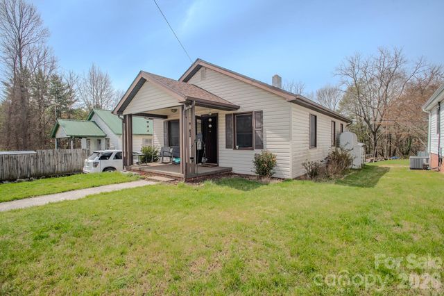 400 Summit Avenue, Spruce Pine, NC 28777