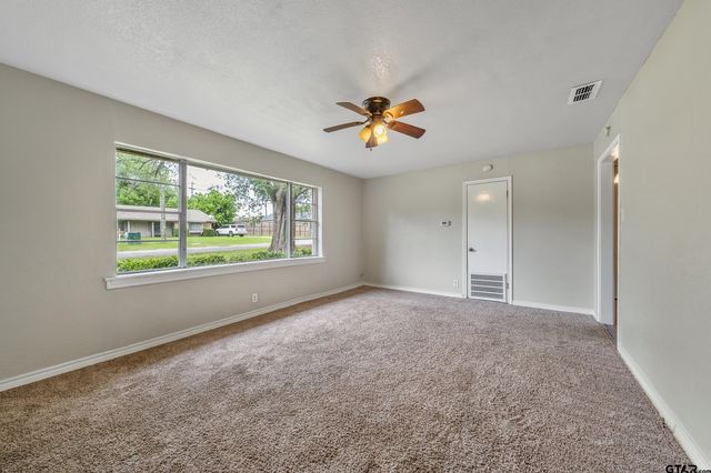 114 S Hearon Dr, Whitehouse, TX 75791