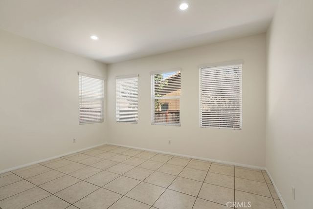 182 Monument, Perris, CA 92570