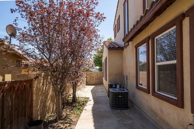 182 Monument, Perris, CA 92570