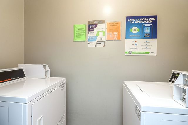 635 Limerick Lane 2B, Schaumburg, IL 60193