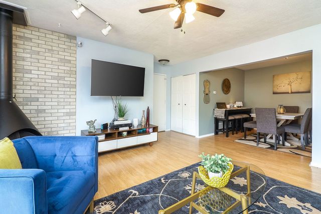 635 Limerick Lane 2B, Schaumburg, IL 60193