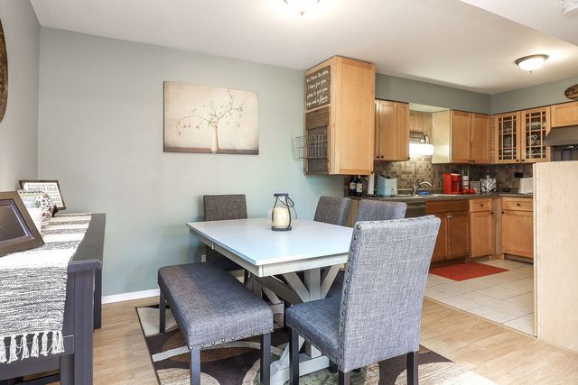 635 Limerick Lane 2B, Schaumburg, IL 60193