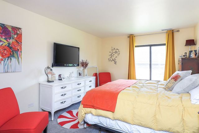 635 Limerick Lane 2B, Schaumburg, IL 60193