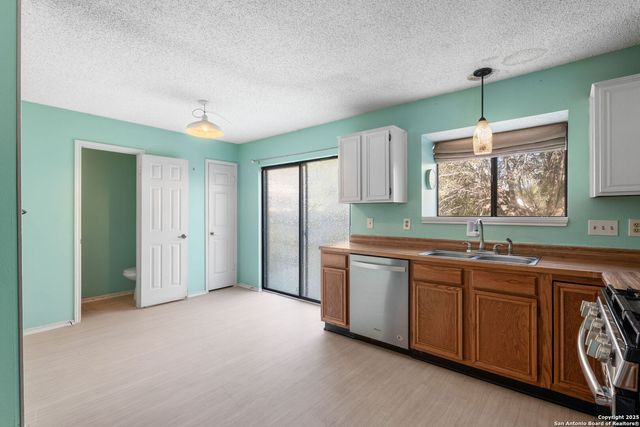 7563 Tantivity, San Antonio, TX 78249