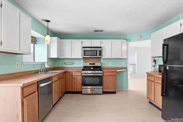 7563 Tantivity, San Antonio, TX 78249