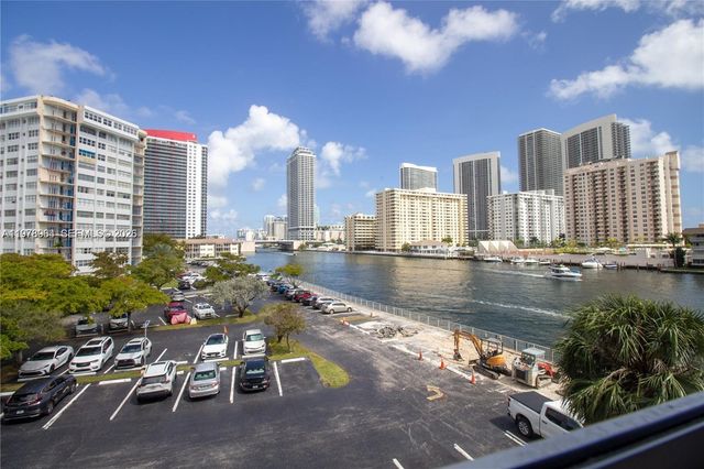 111 Golden Isles Dr C9, Hallandale Beach, FL 33009