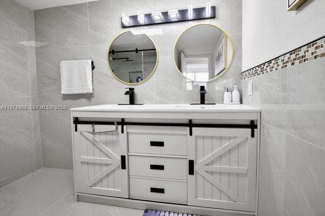 111 Golden Isles Dr C9, Hallandale Beach, FL 33009