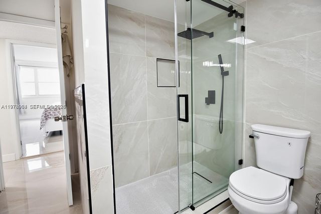 111 Golden Isles Dr C9, Hallandale Beach, FL 33009