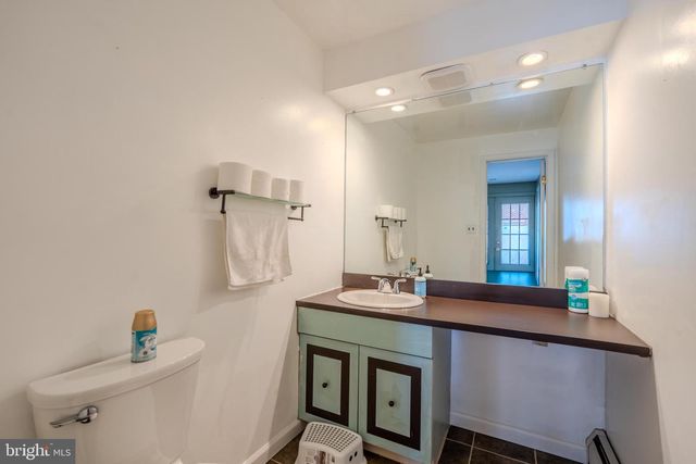 128 HENLEY RD, Wynnewood, PA 19096