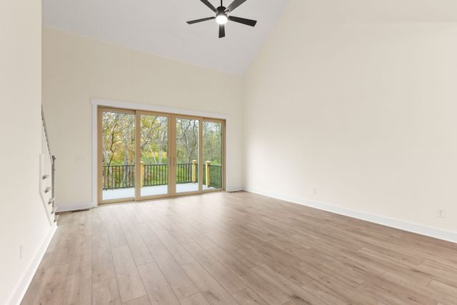 2048 Blackstone Drive, Hendersonville, TN 37075