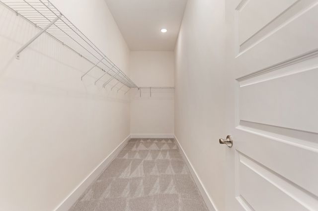 2048 Blackstone Drive, Hendersonville, TN 37075