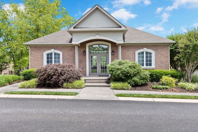 2048 Blackstone Drive, Hendersonville, TN 37075