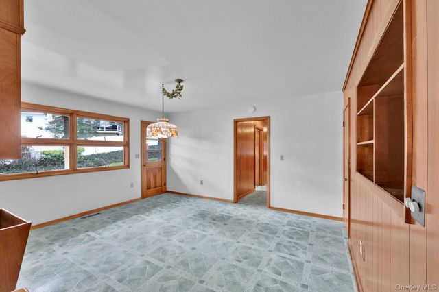4 Oak Street, Chester, NY 10918