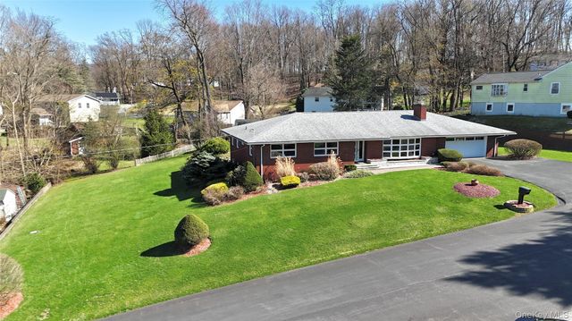 4 Oak Street, Chester, NY 10918