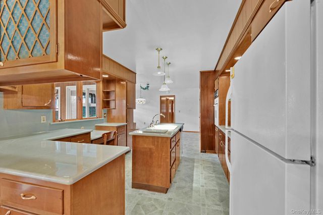 4 Oak Street, Chester, NY 10918